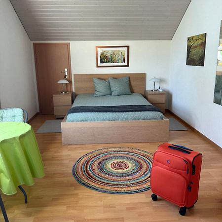 Queen Guest Room Mont-sur-Rolle Екстер'єр фото
