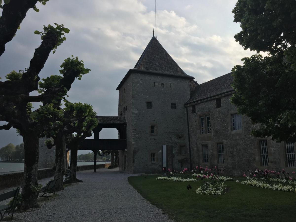 Queen Guest Room Mont-sur-Rolle Екстер'єр фото